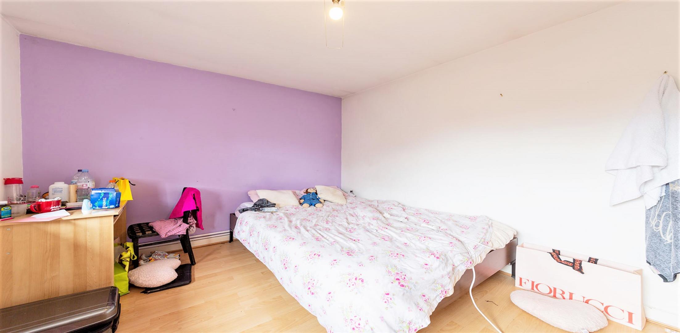			4 Bedroom, 1 bath, 1 reception Flat			 Brondesbury Park, KILBURN